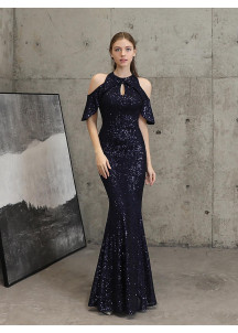 Vestido de Noche Rosa Brillante con Silueta Entallada