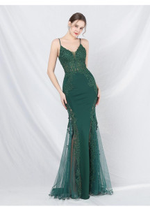 Elegante Vestido de Noche Sirena de Satén Azul Cielo y Encaje con Abertura Lateral Transparente