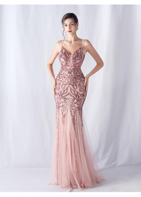 Robe de soirée sirène à motifs floraux argentés brodés sur le corset