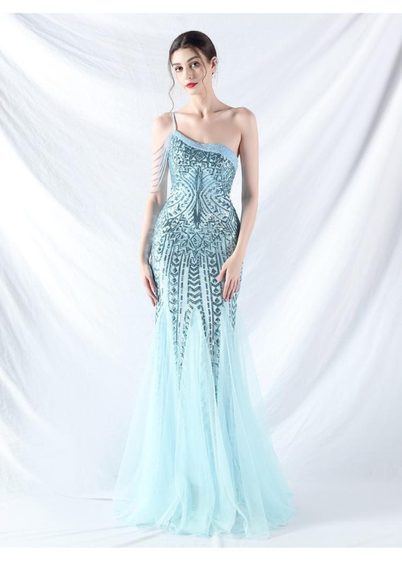 Robe de soirée sirène rose pâle ornée de paillettes géométriques