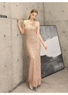 White Sheath Evening Gown Adorned with Refined Fringes