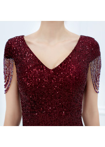 robe de soirée scintillante en bordeaux avec manches pendantes