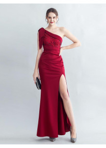 Elegante Vestido de Noche de Satén Azul Cielo con Corte Asimétrico en el Hombro